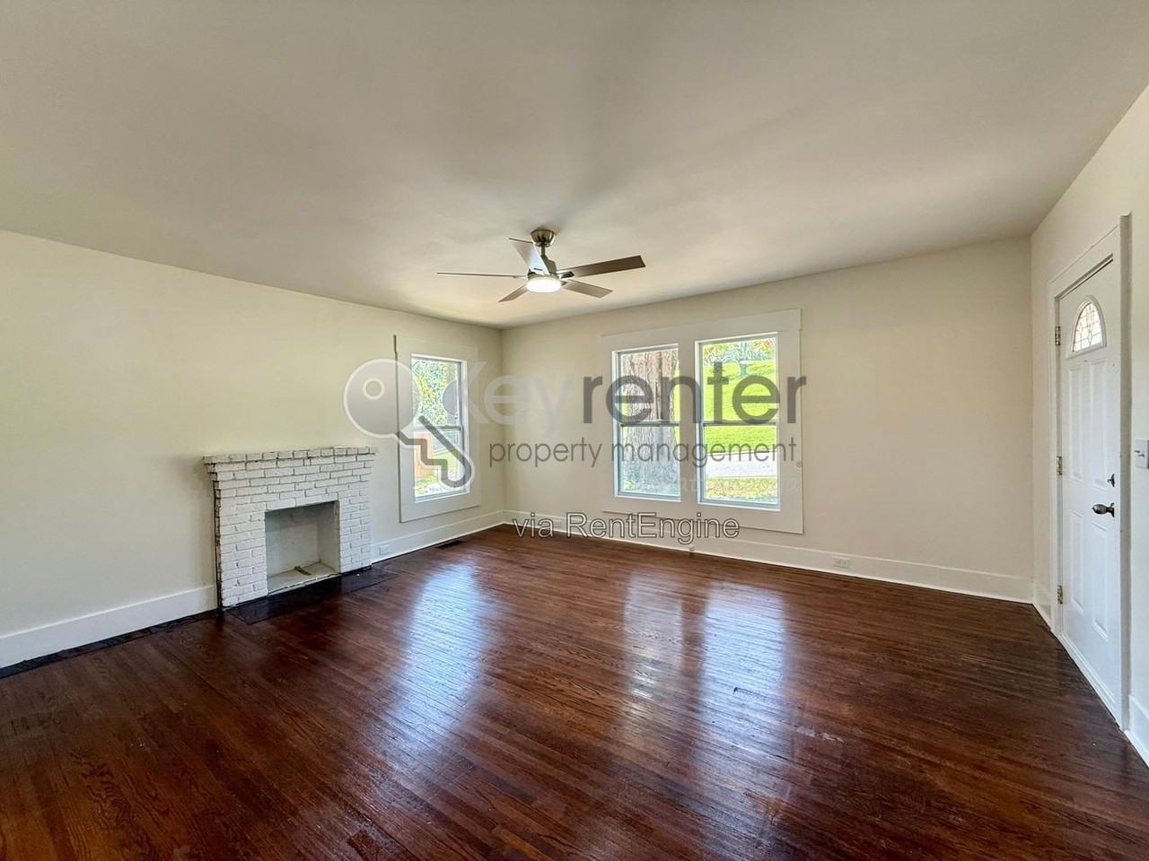 1314 Dallas Rd - Photo 6 of 10