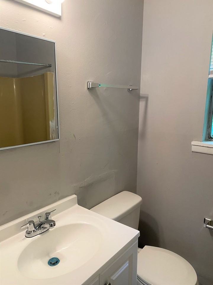 4053 Log Cabin Dr #B10 - Photo 5 of 9