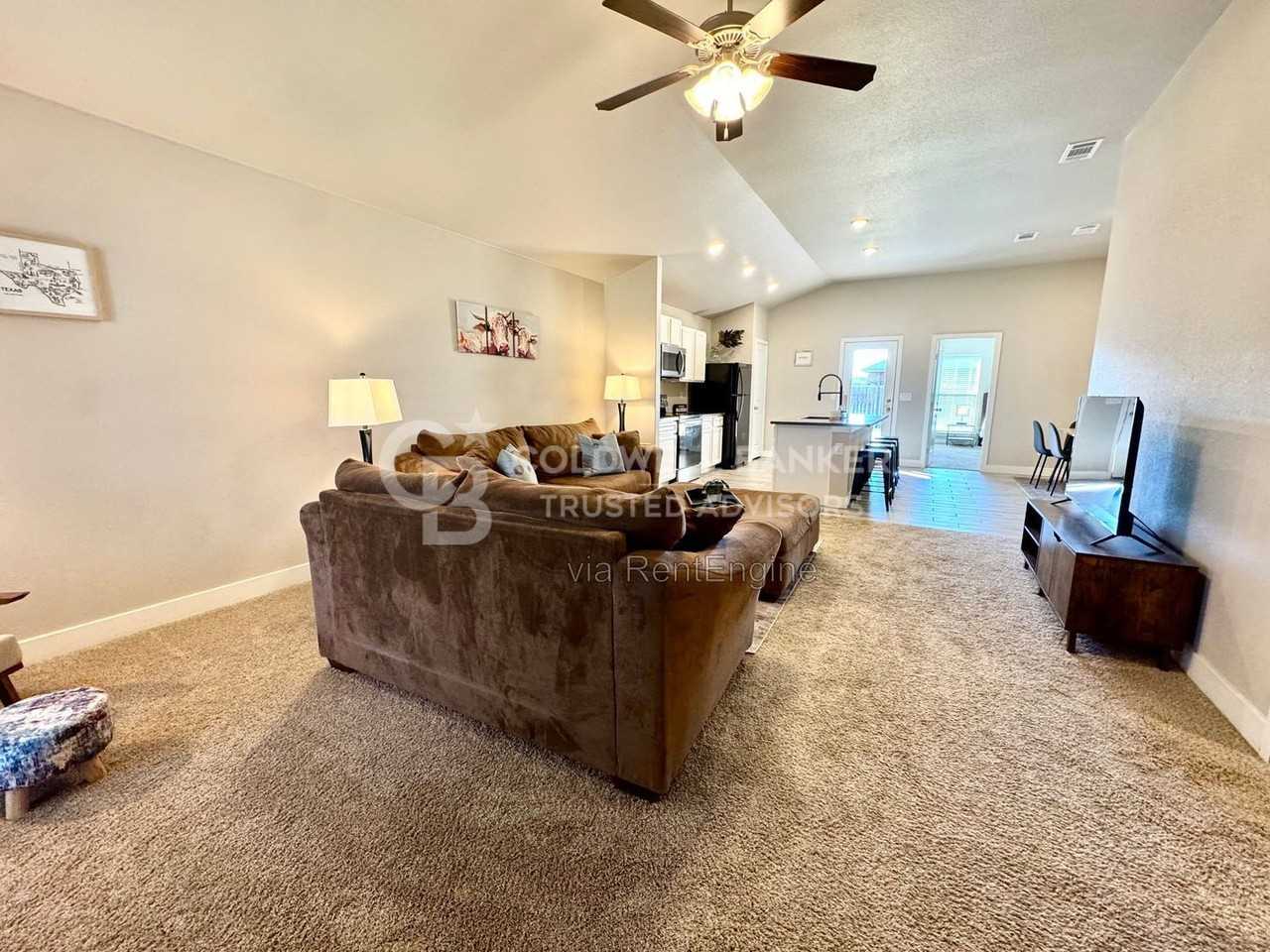 3108 Urbana Ave - Photo 6 of 32