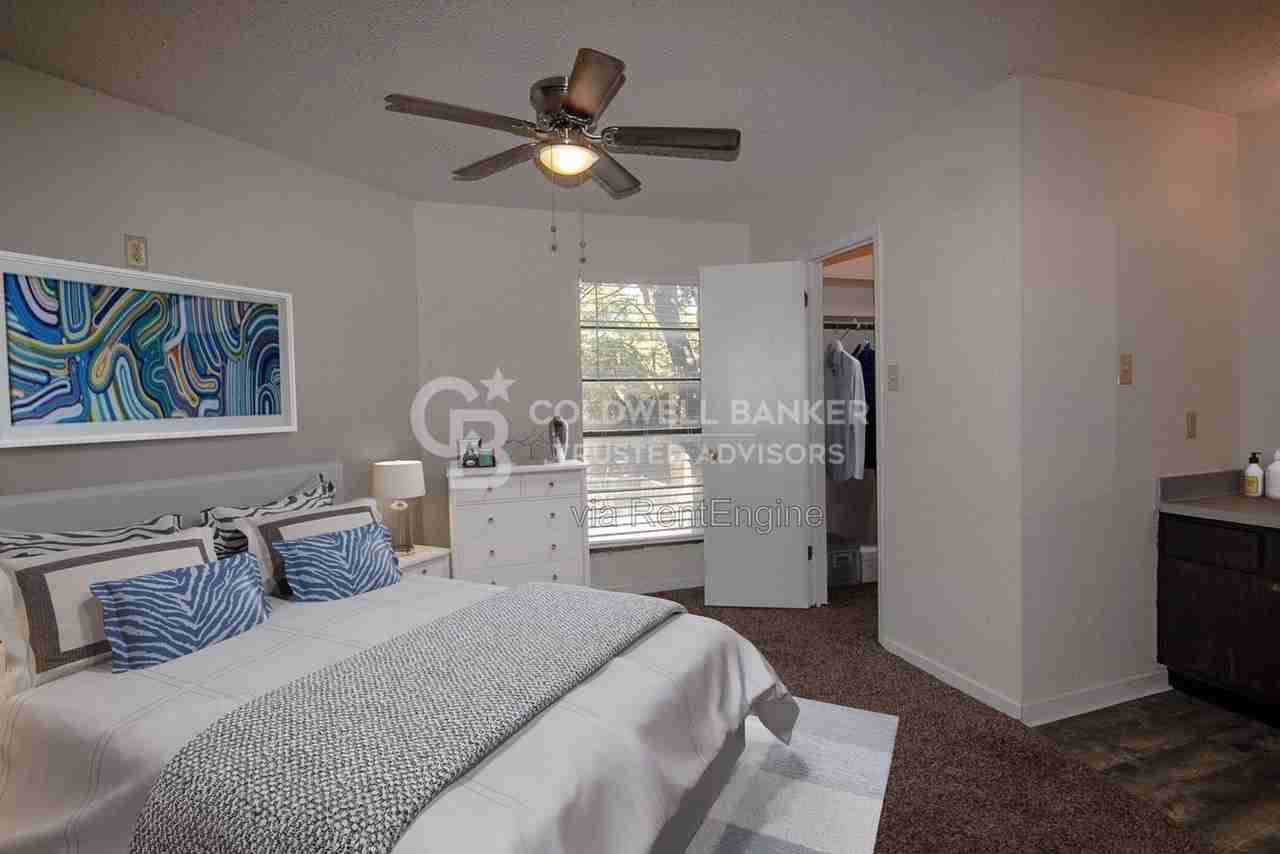 604 Nw 15th St #22 - Photo 4 of 13