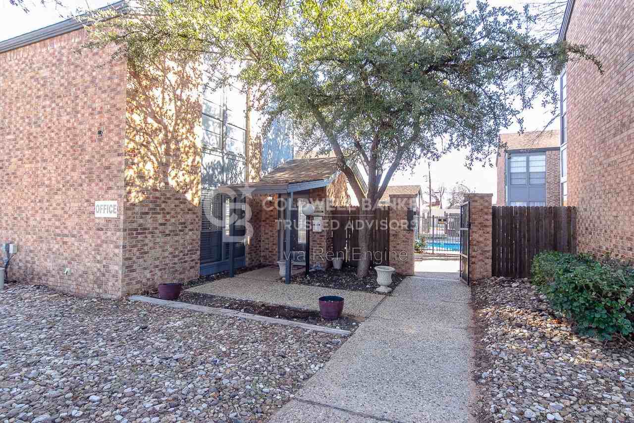 604 Nw 15th St #22 - Photo 6 of 13