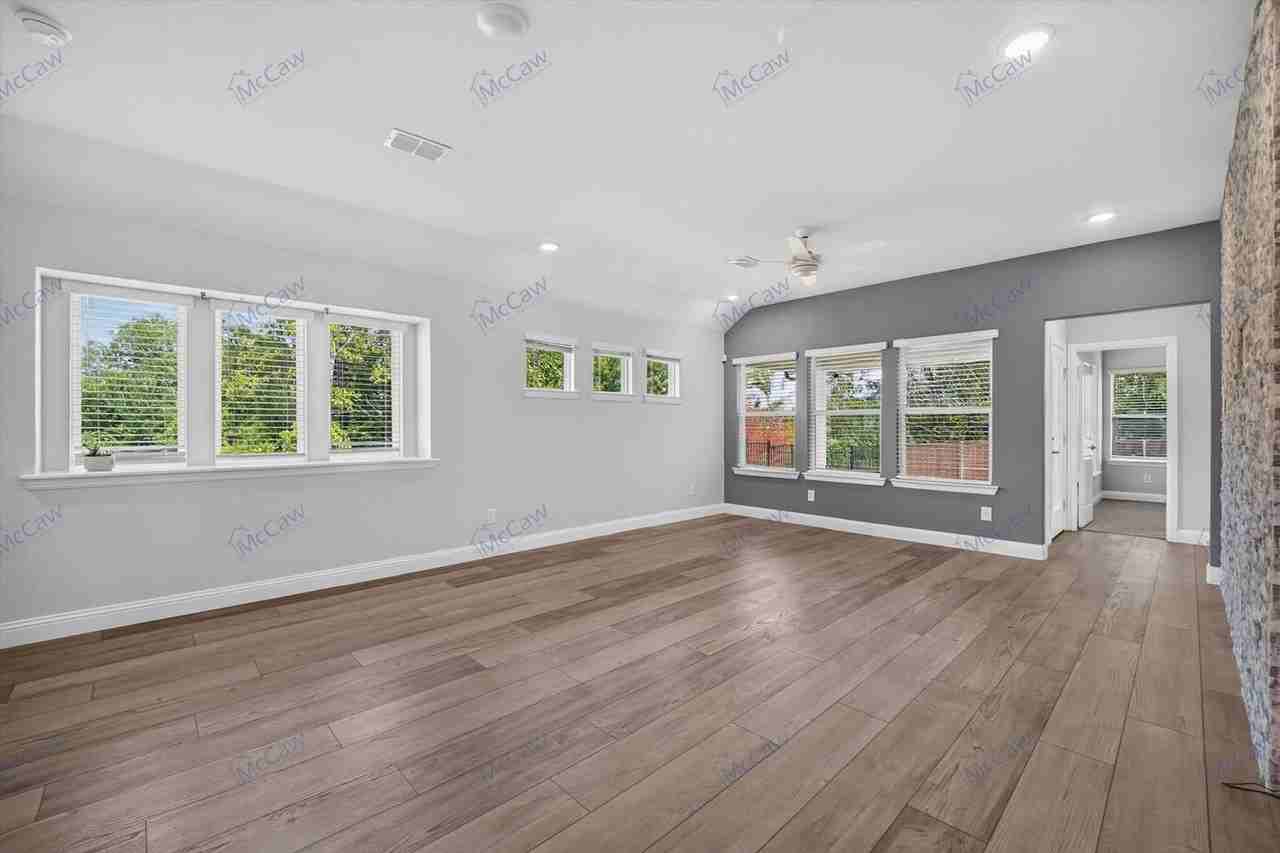 159 Bryant Ln - Photo 4 of 19