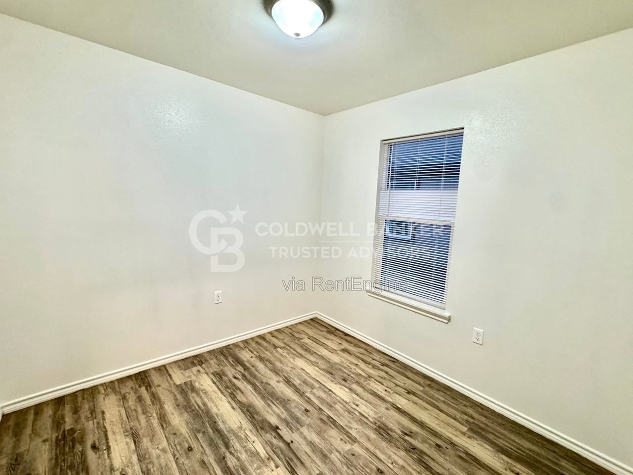 2123 E Broadway #2 - Photo 7 of 26