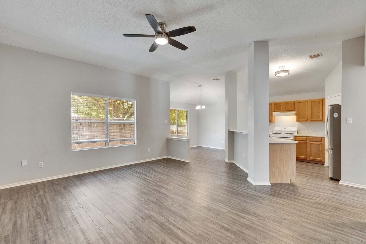 1403 Gulf Way - Photo 3 of 50