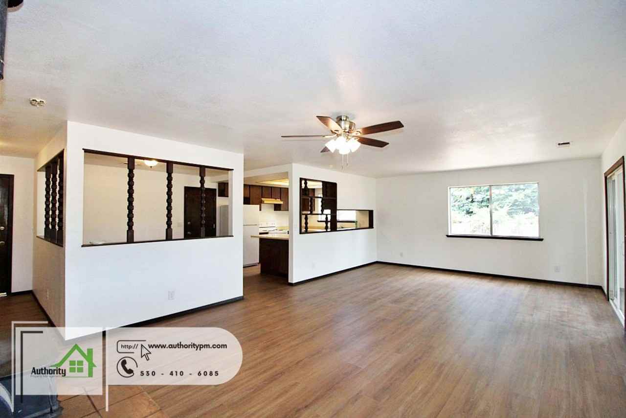 8615 Patricia Dr - Photo 5 of 24