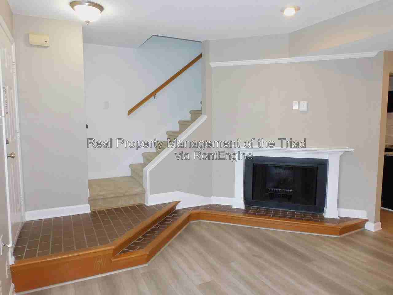 805 W Mcgee St #B - Photo 3 of 24