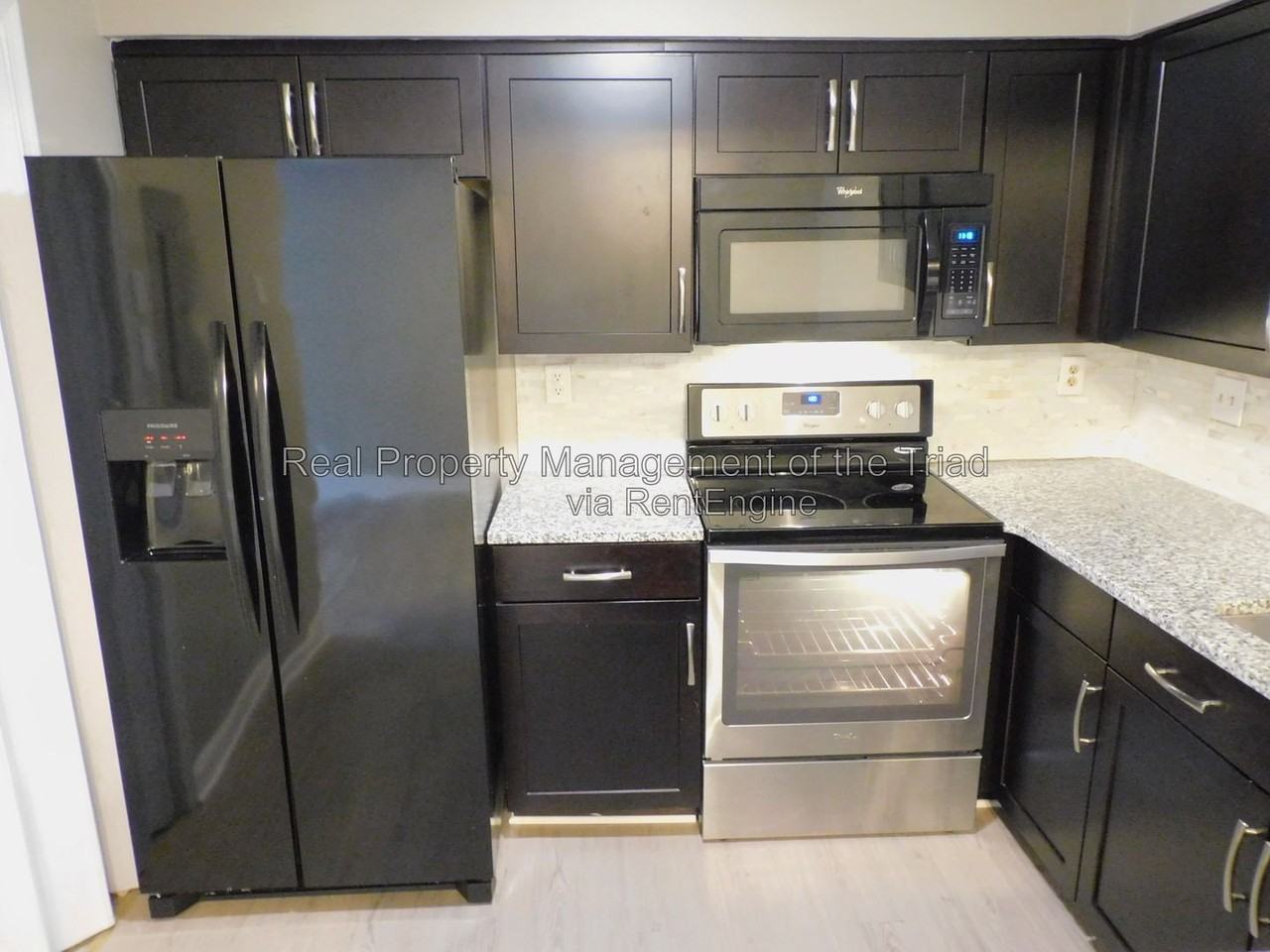 805 W Mcgee St #B - Photo 6 of 24