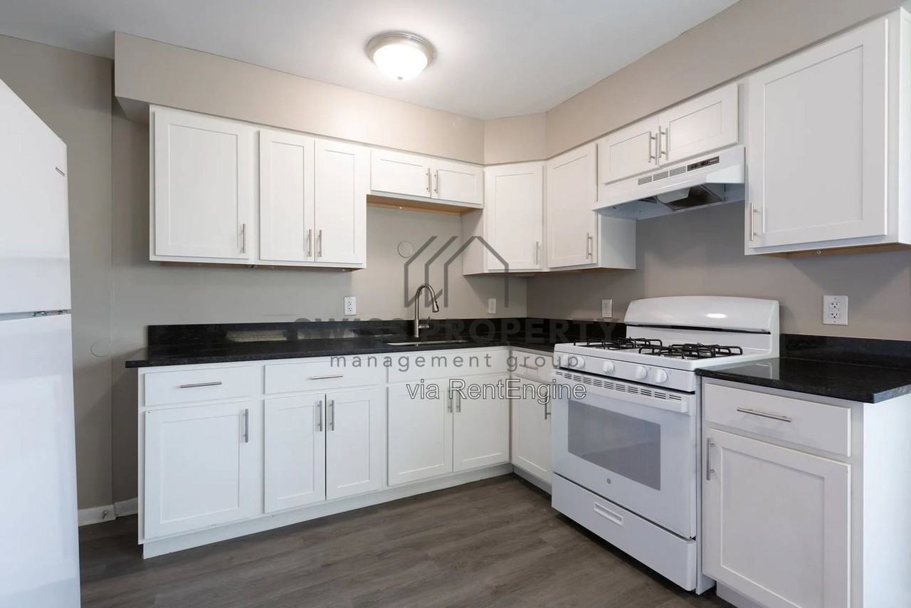 892 N Meadows Ct #L - Photo 4 of 15