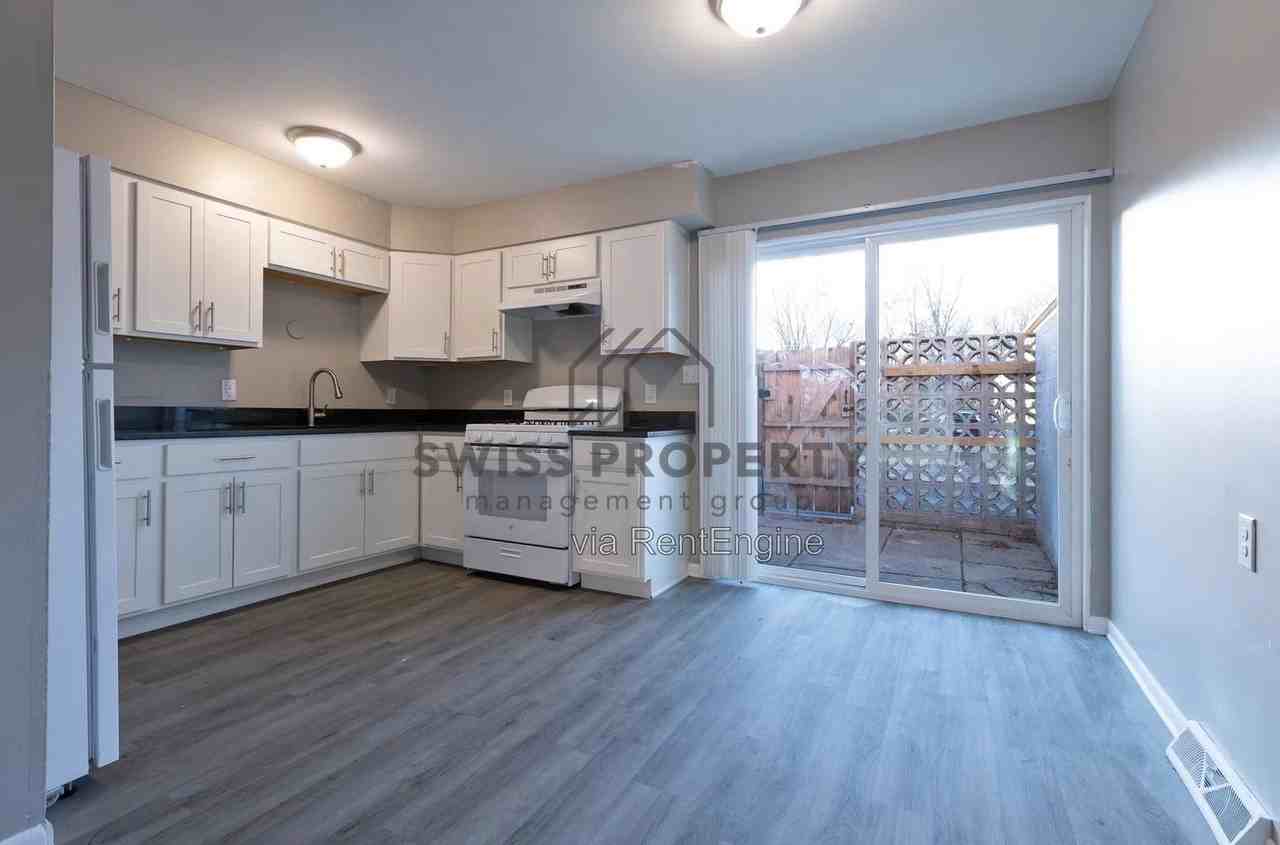 892 N Meadows Ct #L - Photo 6 of 15