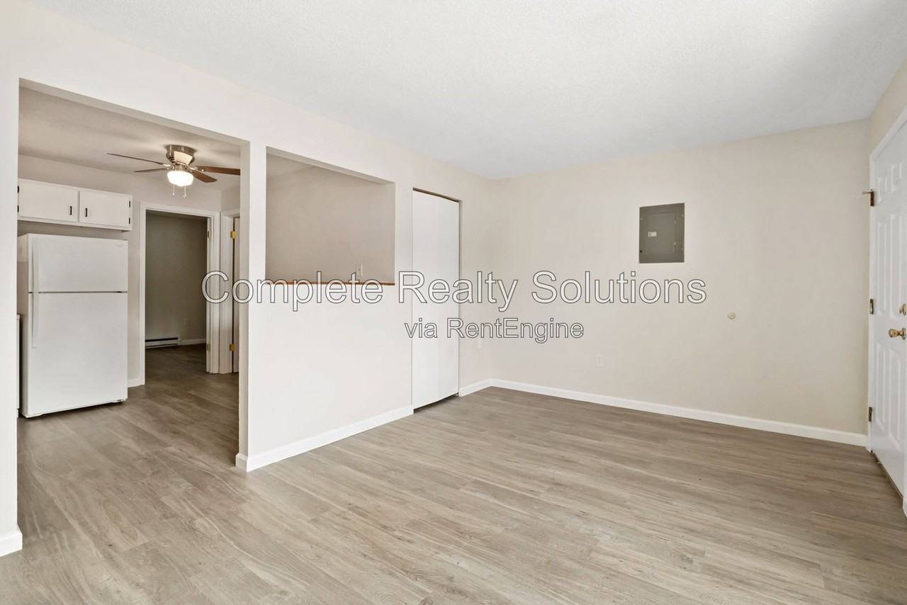 790 Country Aire Ct #206 - Photo 3 of 18