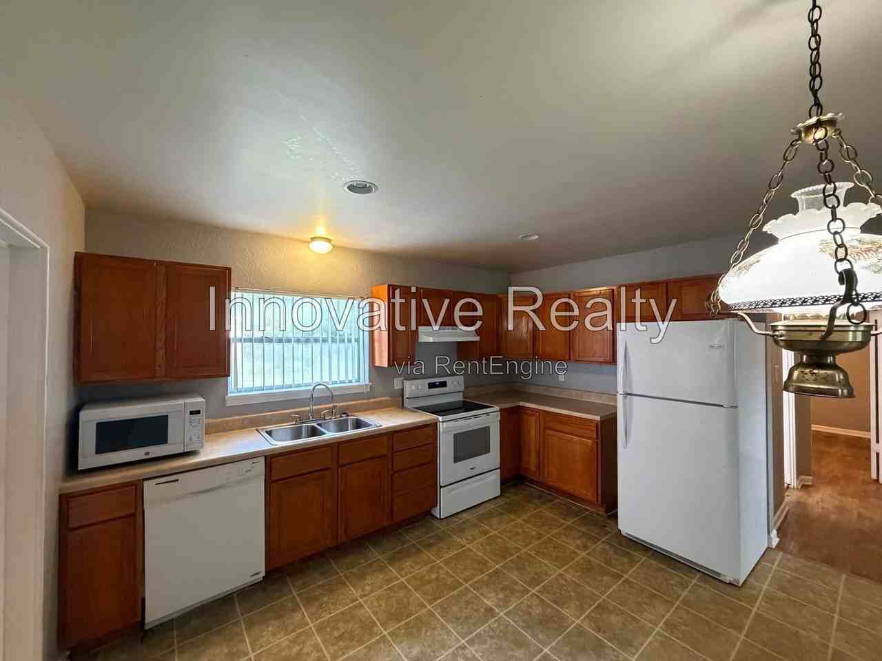145 S Sheridan Ave - Photo 5 of 17
