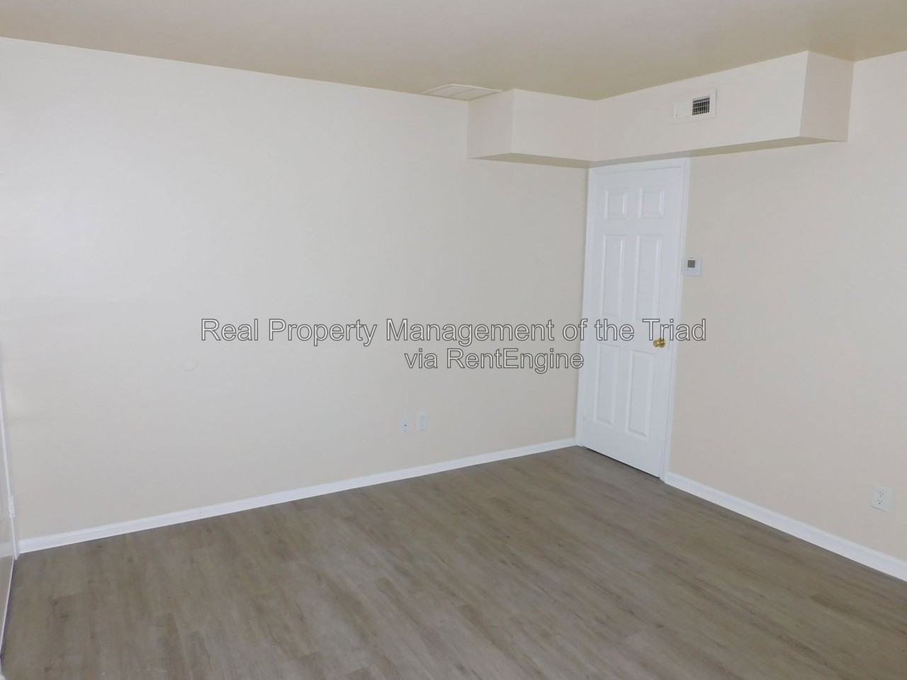 4302 Parker St #F - Photo 3 of 17