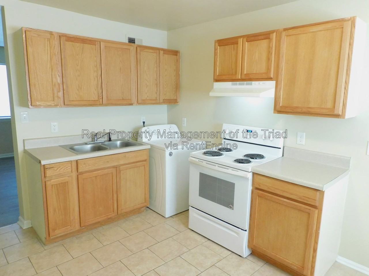 4302 Parker St #F - Photo 5 of 17