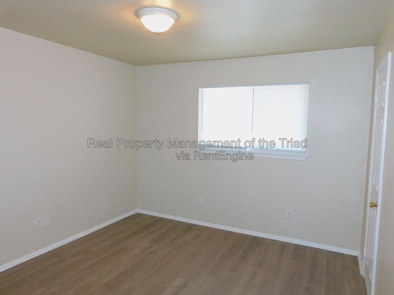 4302 Parker St #F - Photo 7 of 17