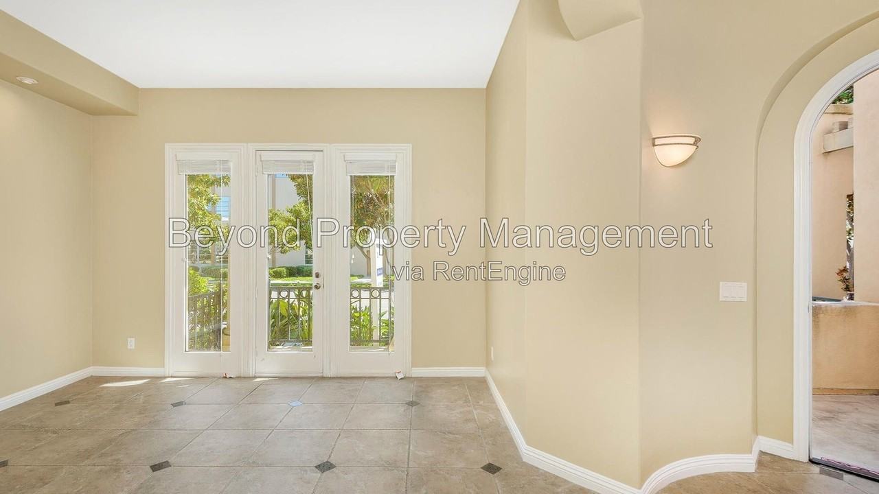 2947 Farragut Rd - Photo 6 of 27
