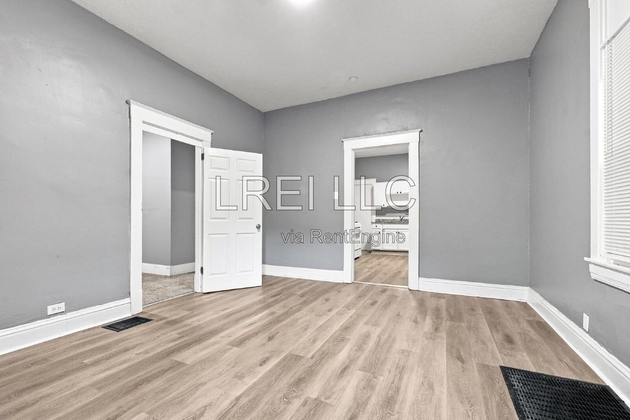 1821 Date St - Photo 3 of 10