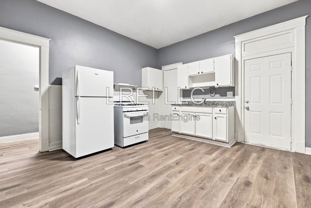 1821 Date St - Photo 4 of 10