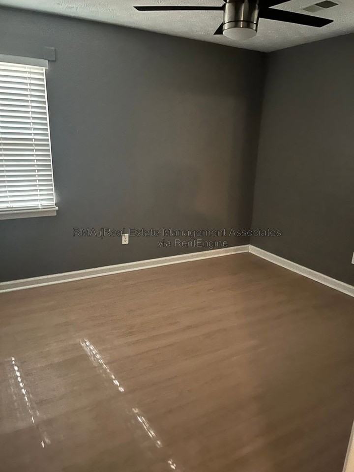 121 Hillpine Trl #A - Photo 3 of 5