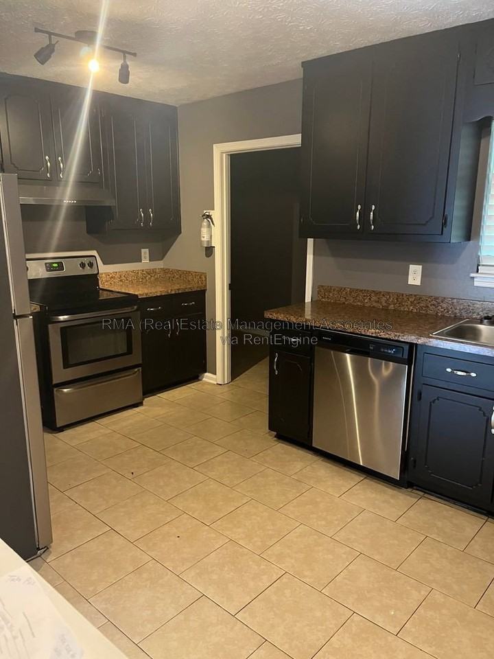 121 Hillpine Trl #A - Photo 5 of 5