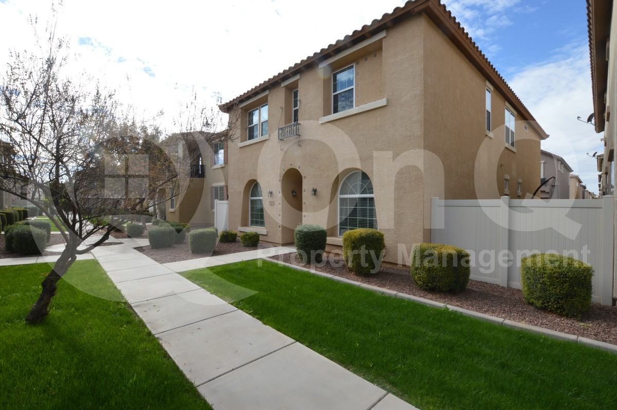 883 S Almira Ave - Photo 2 of 30