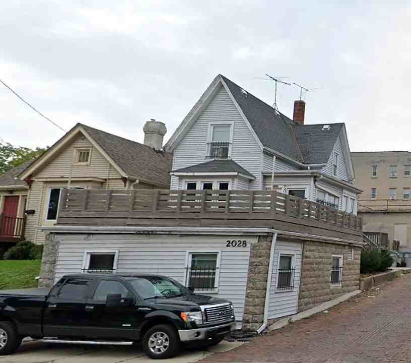 2028 W Michigan St