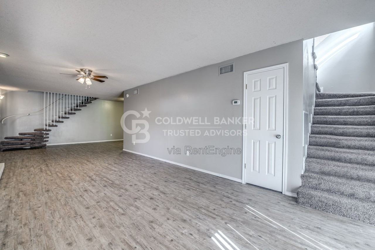 5332 Kenosha Ave - Photo 6 of 27