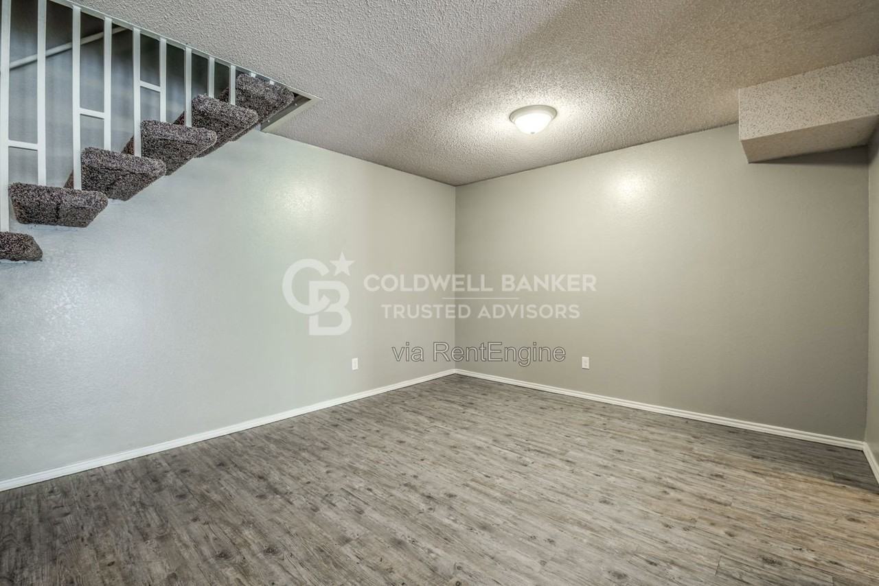 5332 Kenosha Ave - Photo 7 of 27