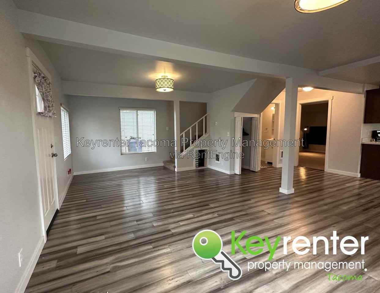 1402 E 52nd St - Photo 4 of 21