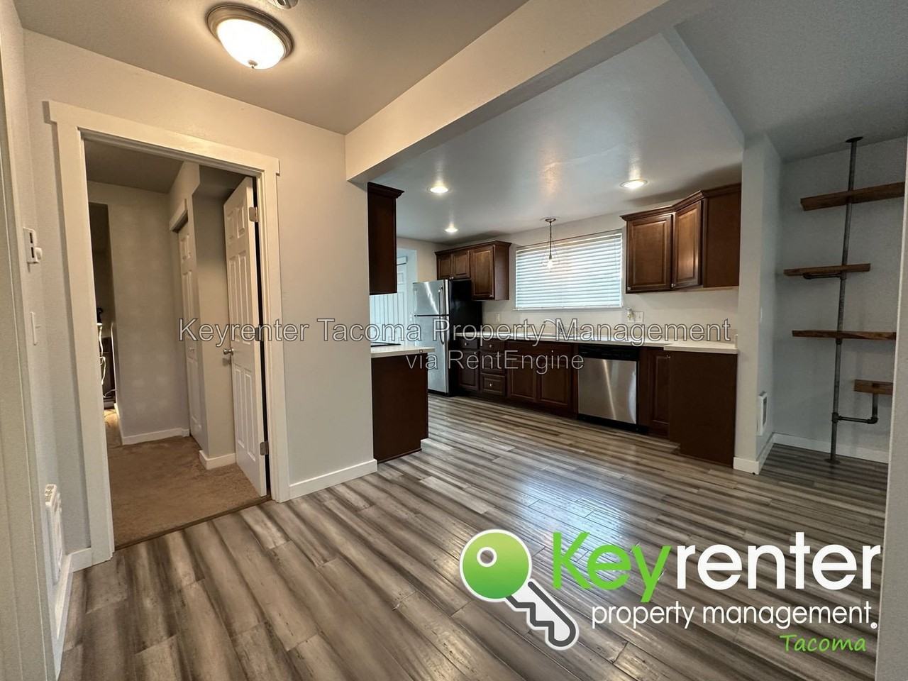 1402 E 52nd St - Photo 5 of 21