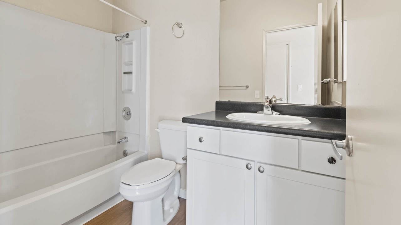 Schooner Bay Apartment Homes - Photo 5 of 43