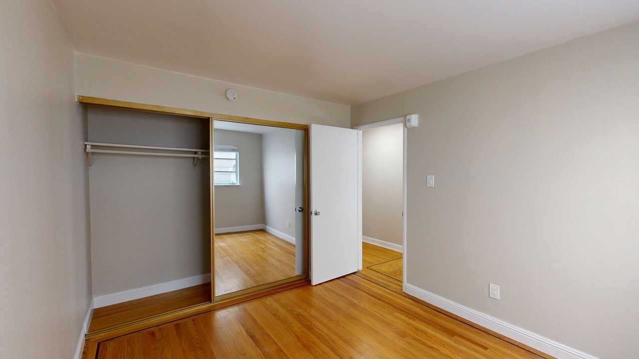 600 Oak Street - Photo 2 of 19