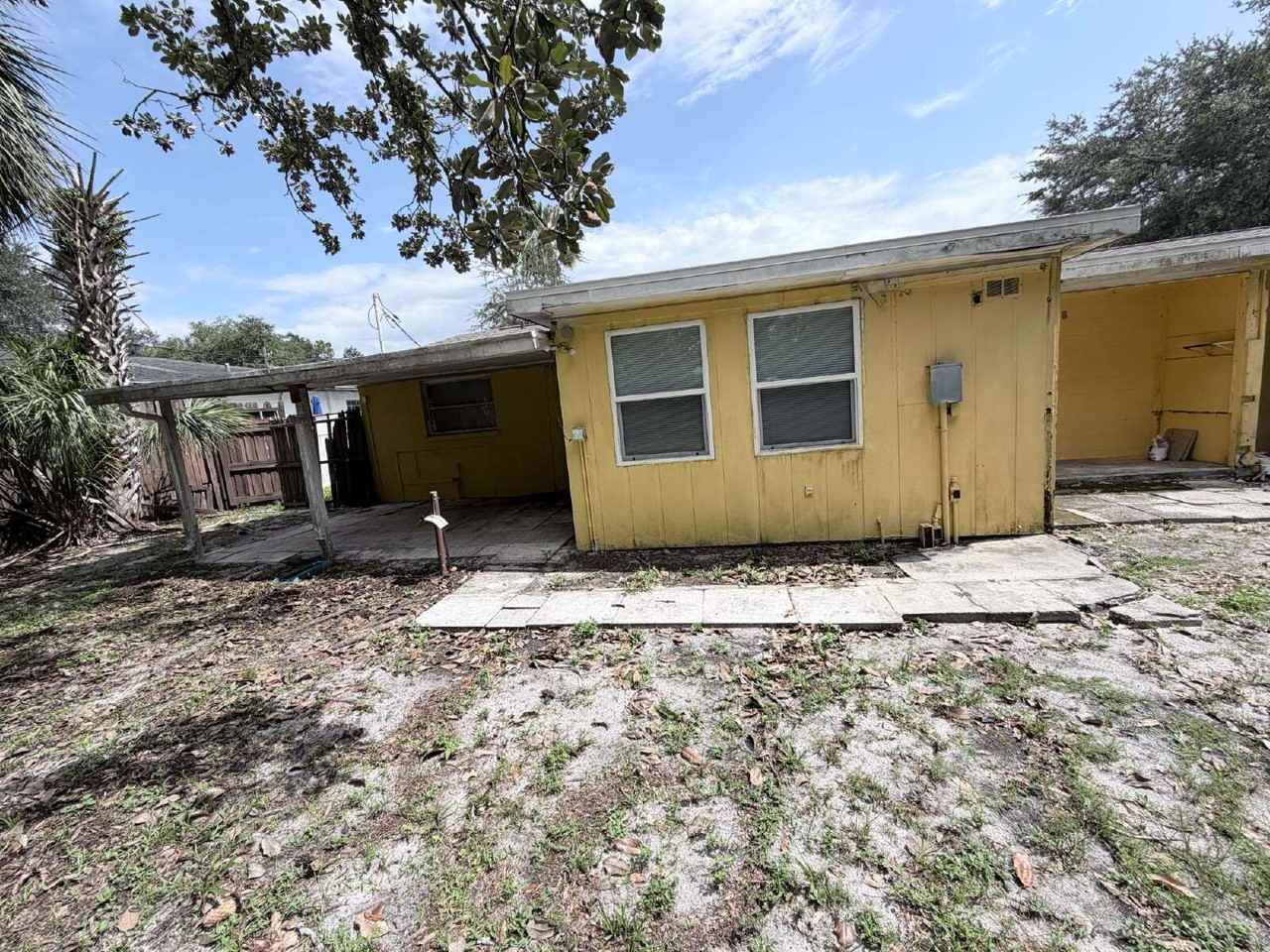 827 W Carole St - Photo 2 of 11