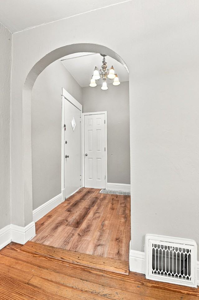1420 S Washington St - Photo 2 of 37