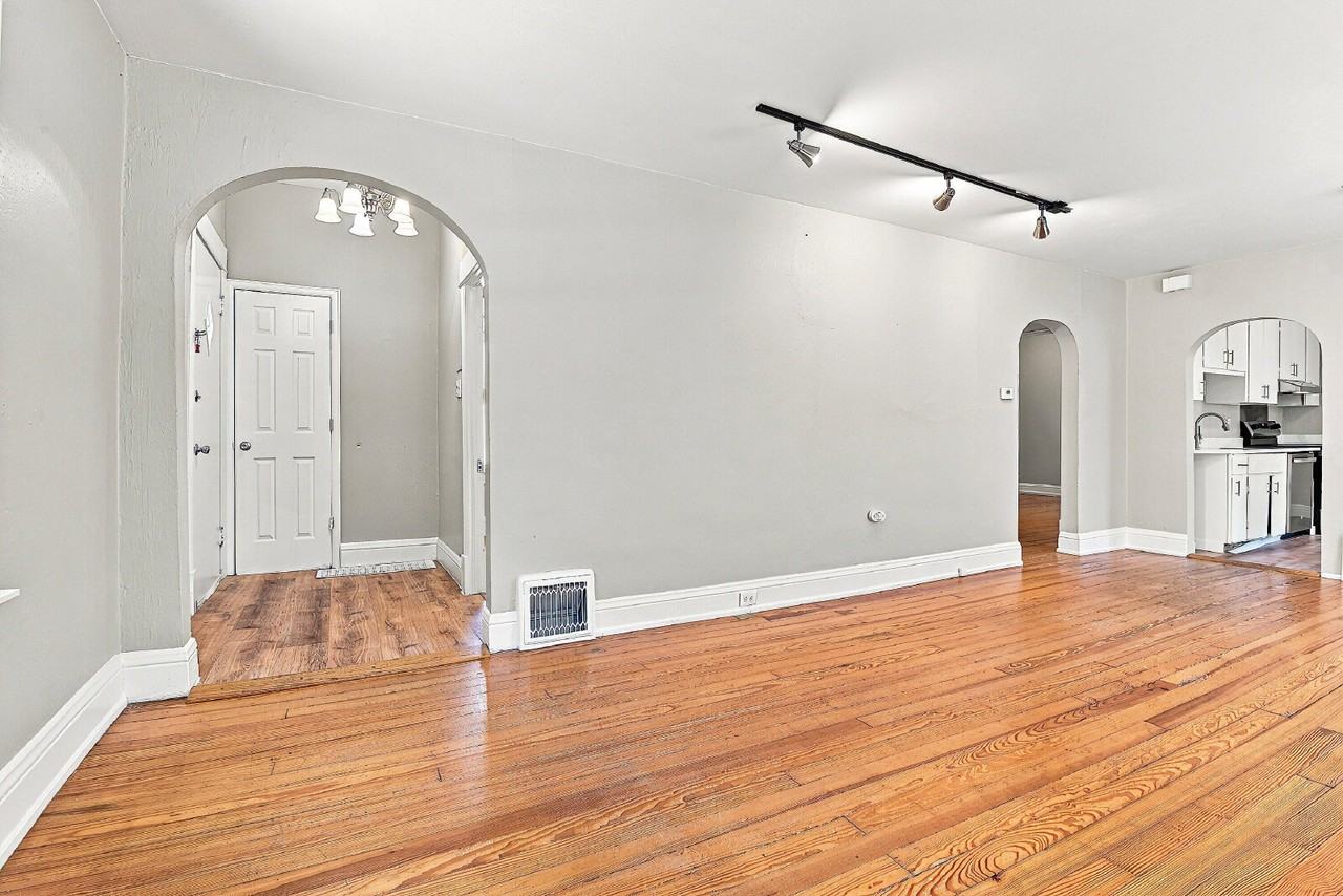1420 S Washington St - Photo 5 of 37