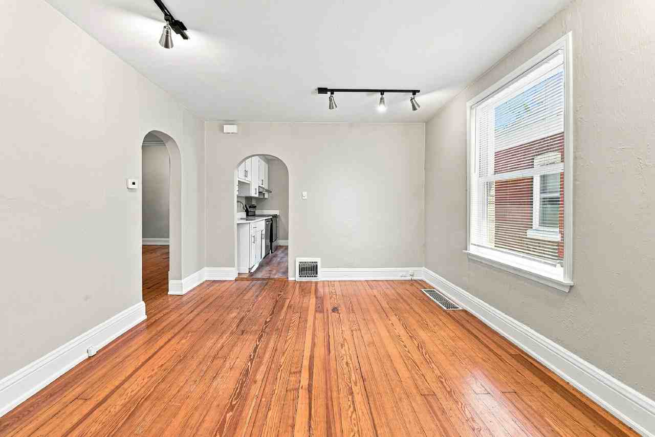 1420 S Washington St - Photo 7 of 37