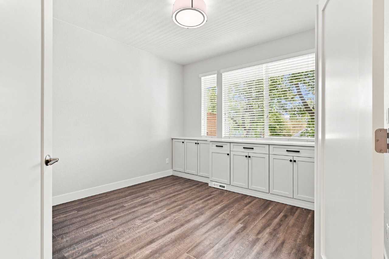 3078 S Lincoln St - Photo 5 of 48