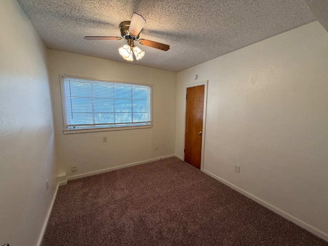 3706 25th St - Photo 4 of 8