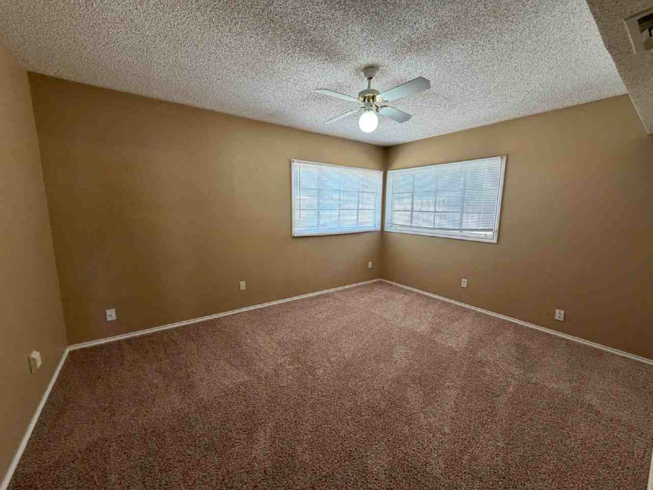 3706 25th St - Photo 6 of 8