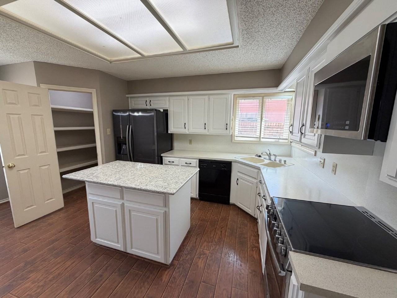 5106 1st Pl - Photo 5 of 13