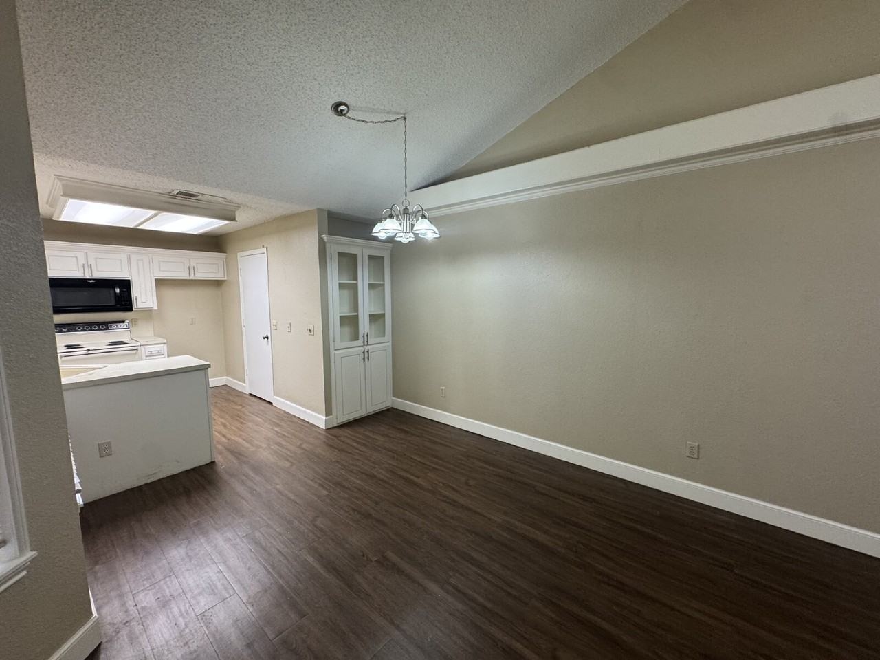 6804 Frankford Ave - Photo 3 of 9