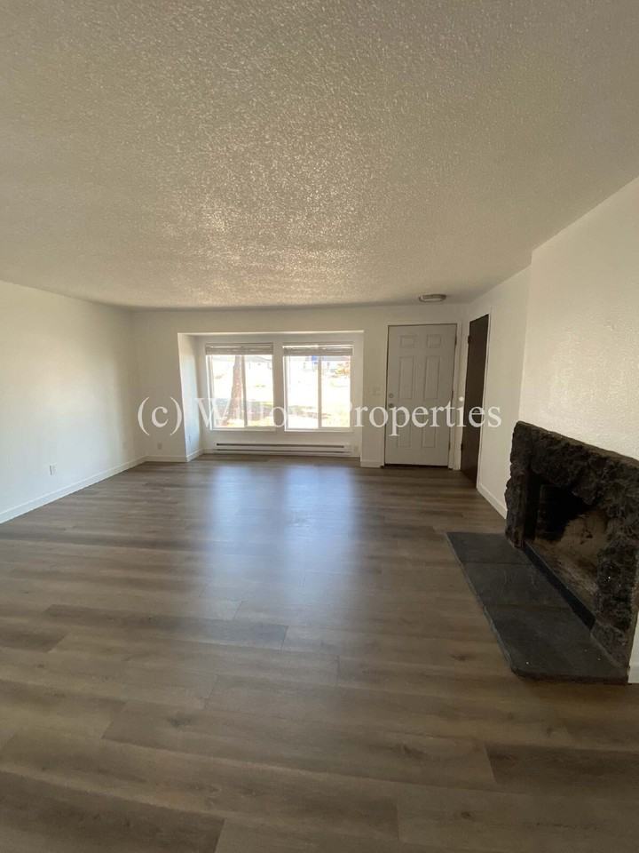 18116 A St S - Photo 3 of 9