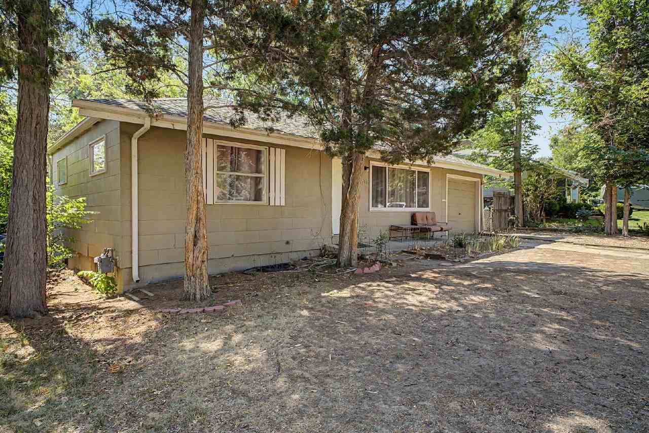 1230 S Grape St - Photo 2 of 33