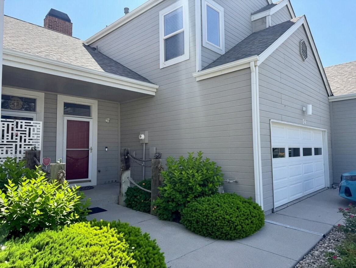 15555 E 40th Ave - Photo 2 of 37