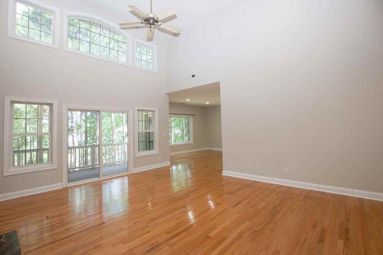 108 Fawnwood Dr - Photo 5 of 50