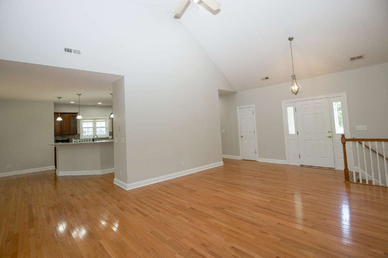 108 Fawnwood Dr - Photo 6 of 50