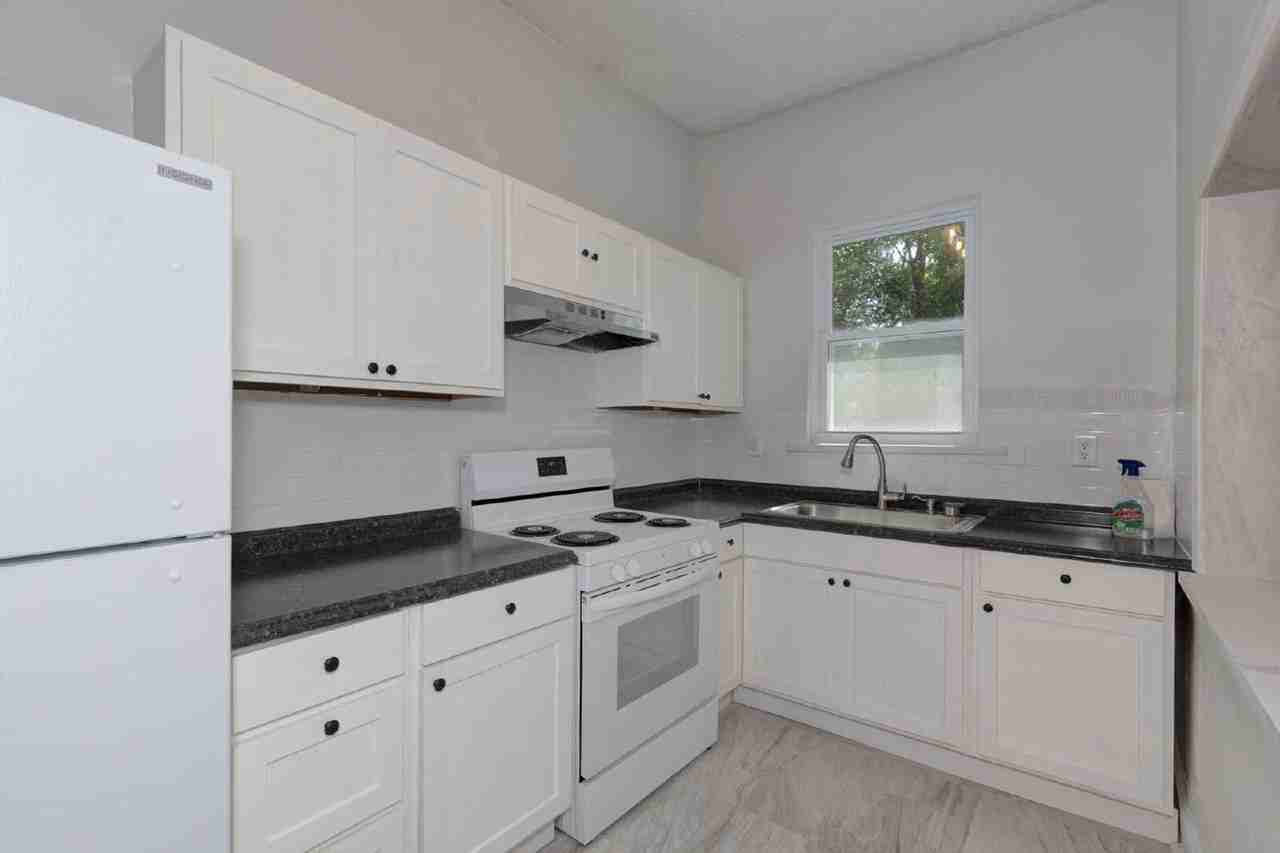 2229 10th St #C - Photo 5 of 19