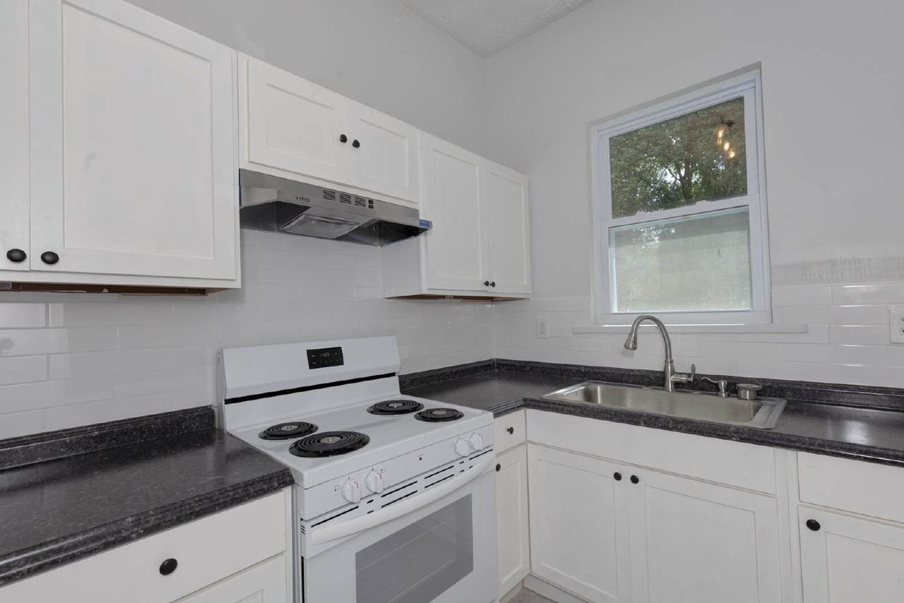 2229 10th St #C - Photo 7 of 19