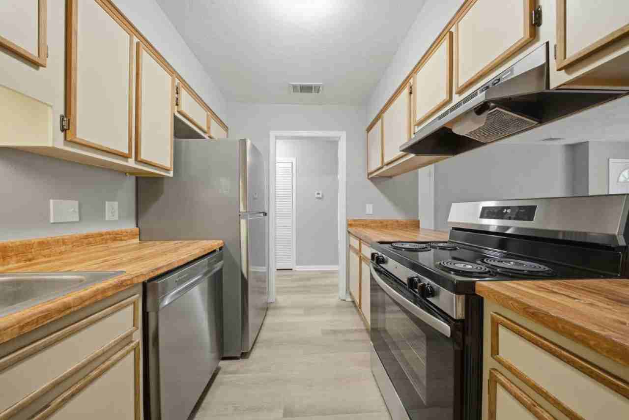 1824 Seay Ct - Photo 6 of 22