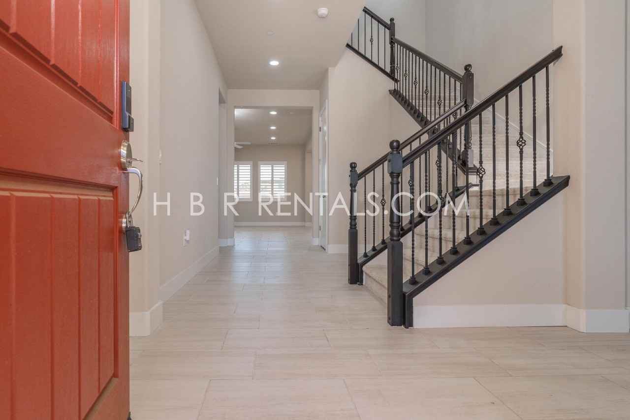 2534 Ottawa Ave - Photo 5 of 39