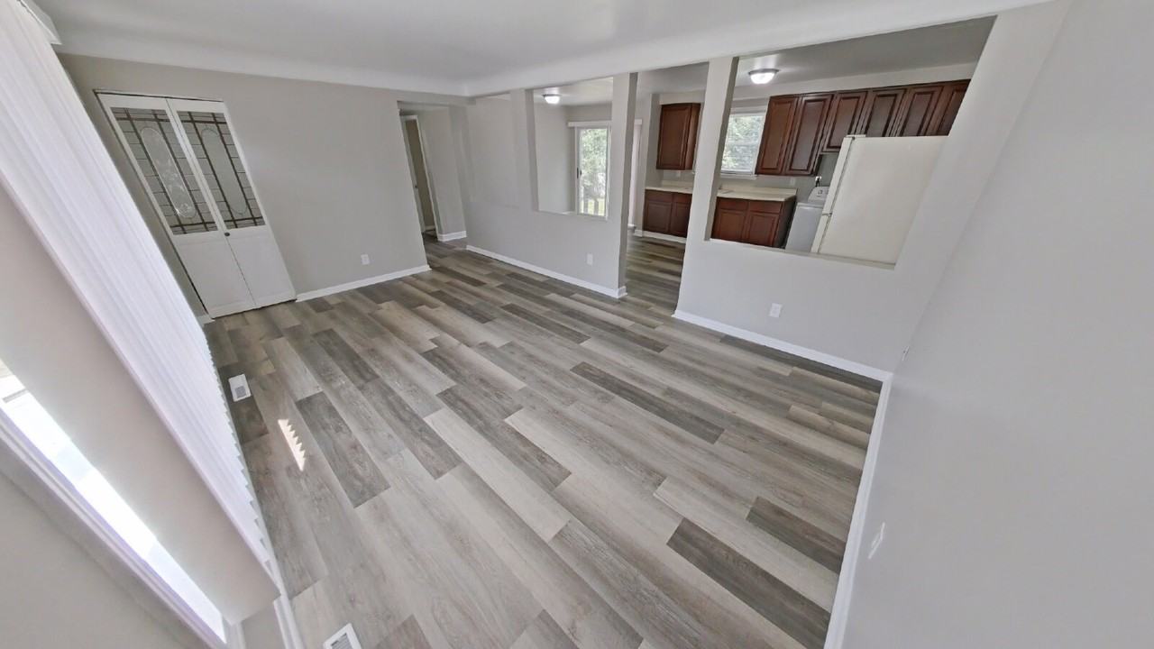 2009 Capitol Ave - Photo 2 of 8